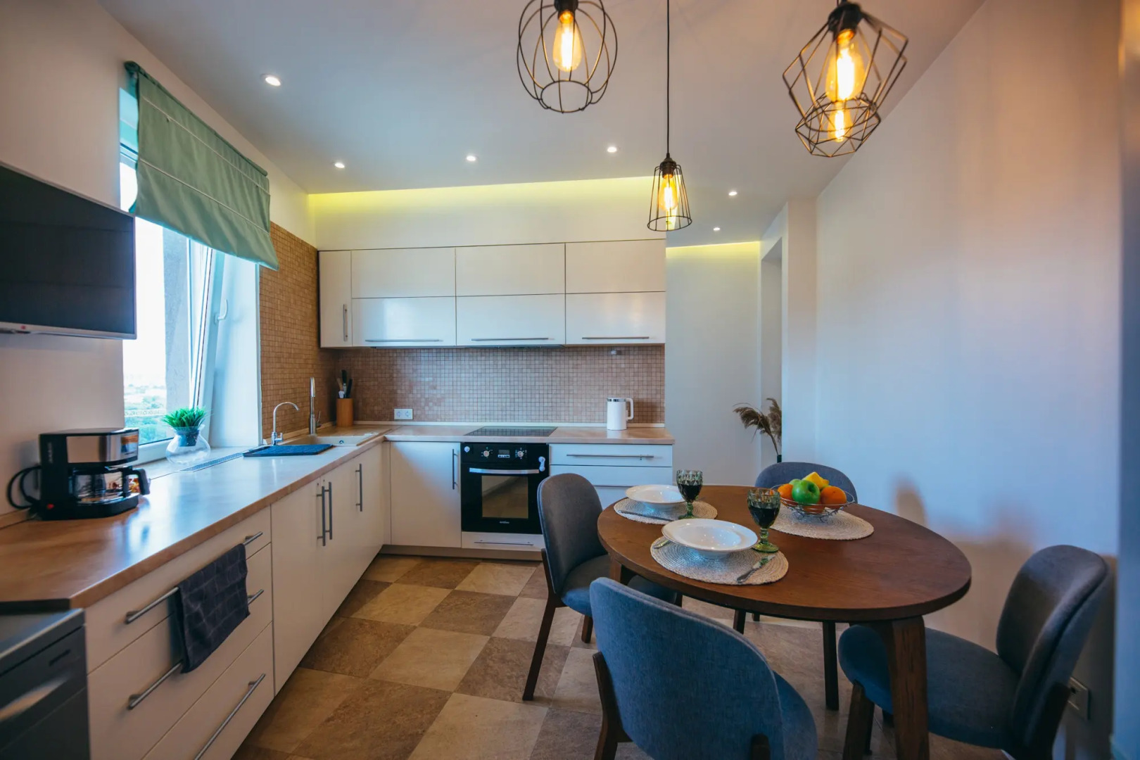 Квартира Двухкомнатная на 14 этаже