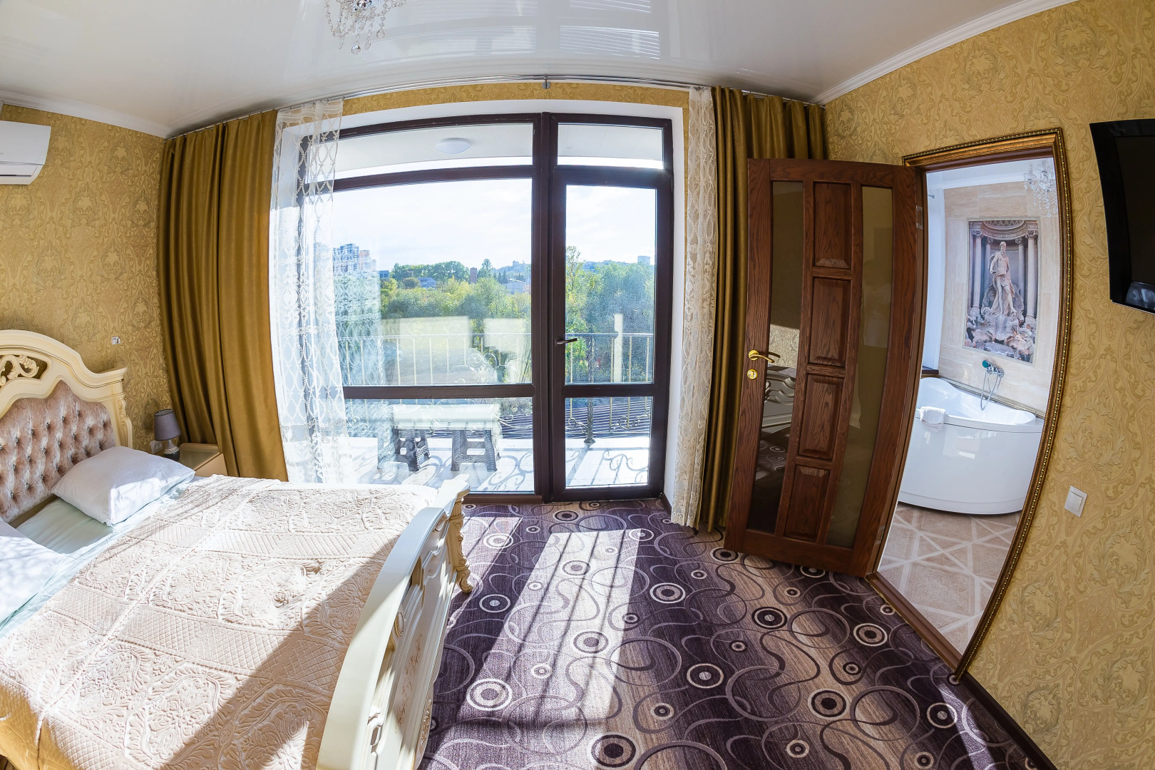 Отель Империал