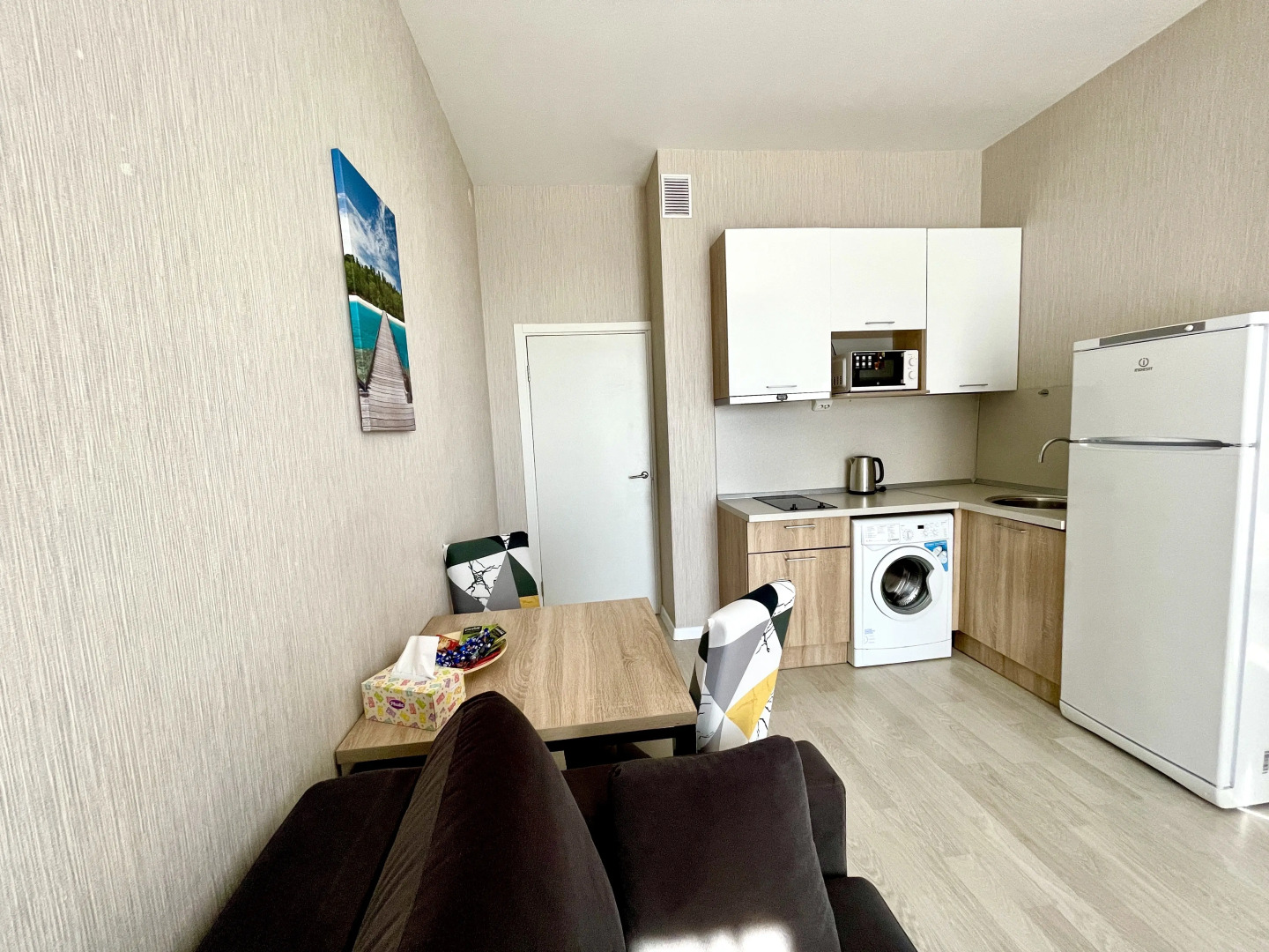 Апартаменты современные недалеко от аэропорта