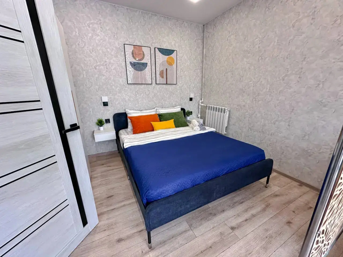 Квартира с двуспальной кроватью и круглосуточным заселением сеть Как дома