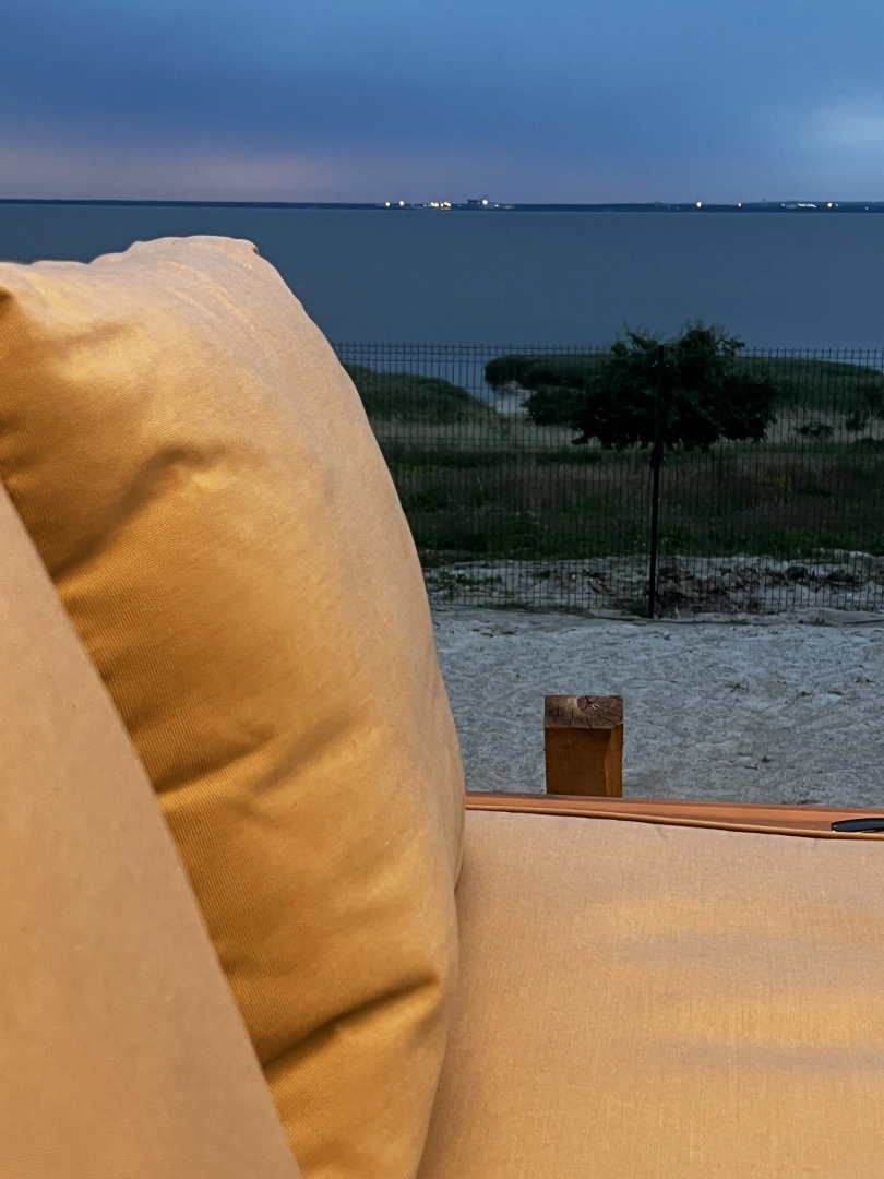 Частный дом у залива