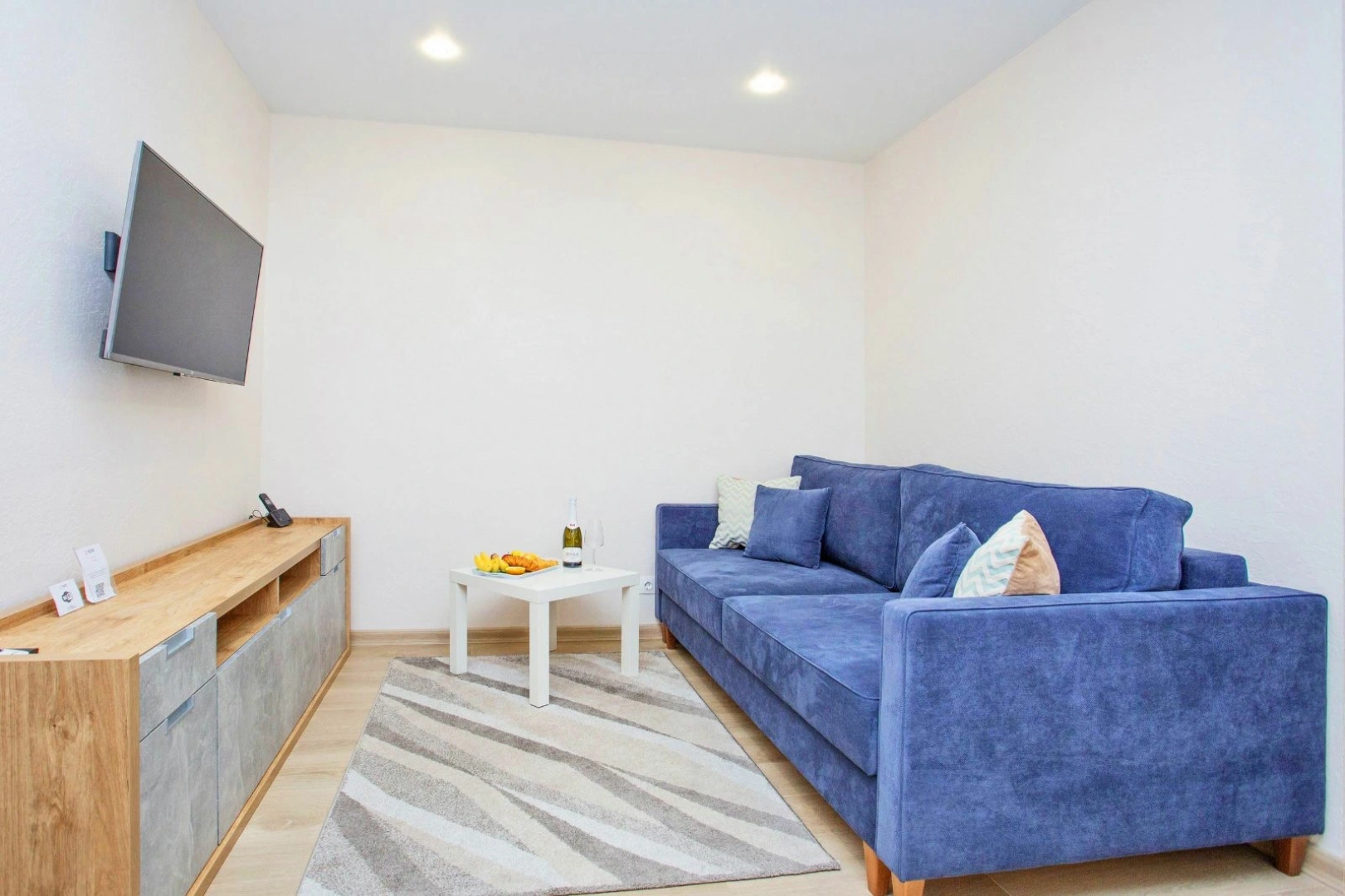 Квартира на сутки Парк Челюскинцев Метро в шаговой доступности Кухня объединена с жилой зоной Отдельная спальня Wi-Fi Самозаселение