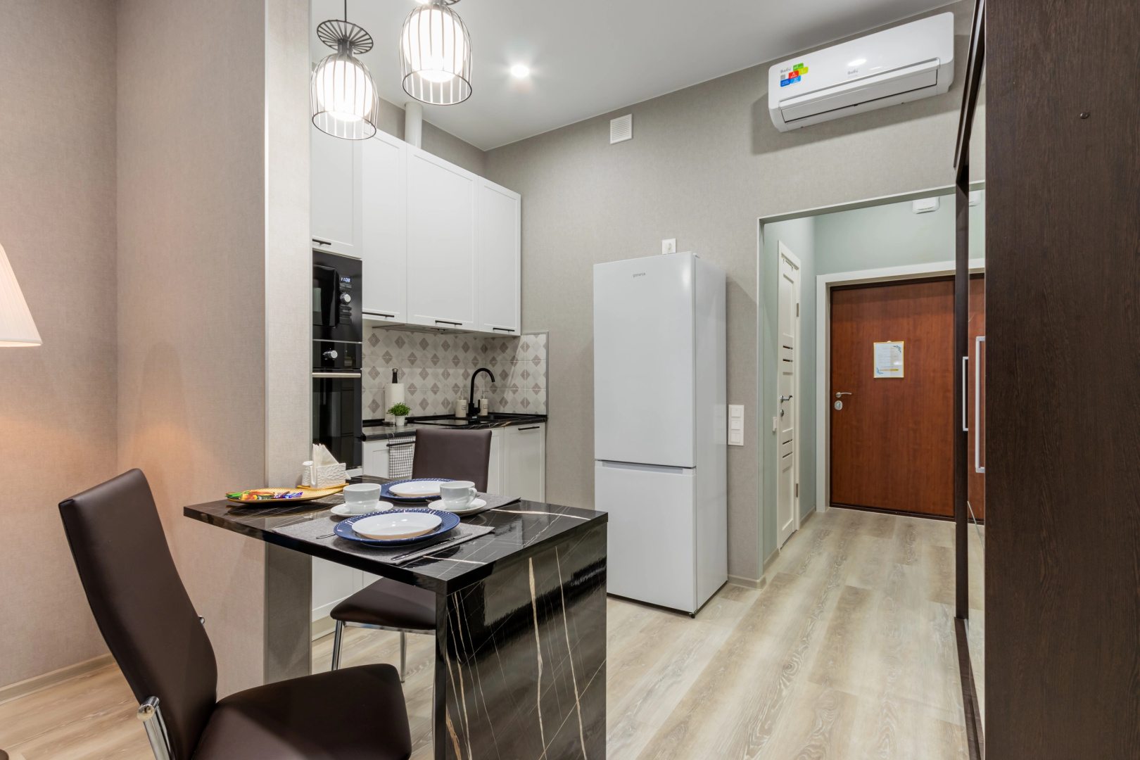 Квартира RoomyRoom Graf Orlov Studio