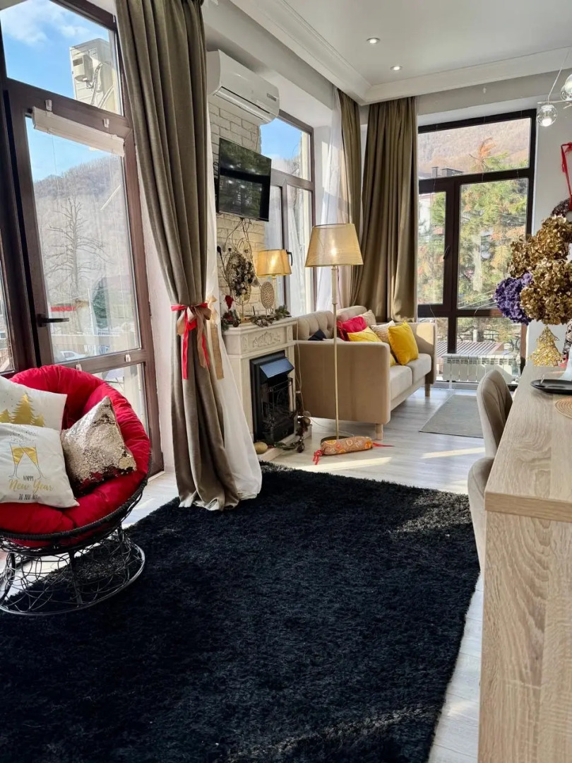 Квартира Стильная солнечная на Плотинной 2