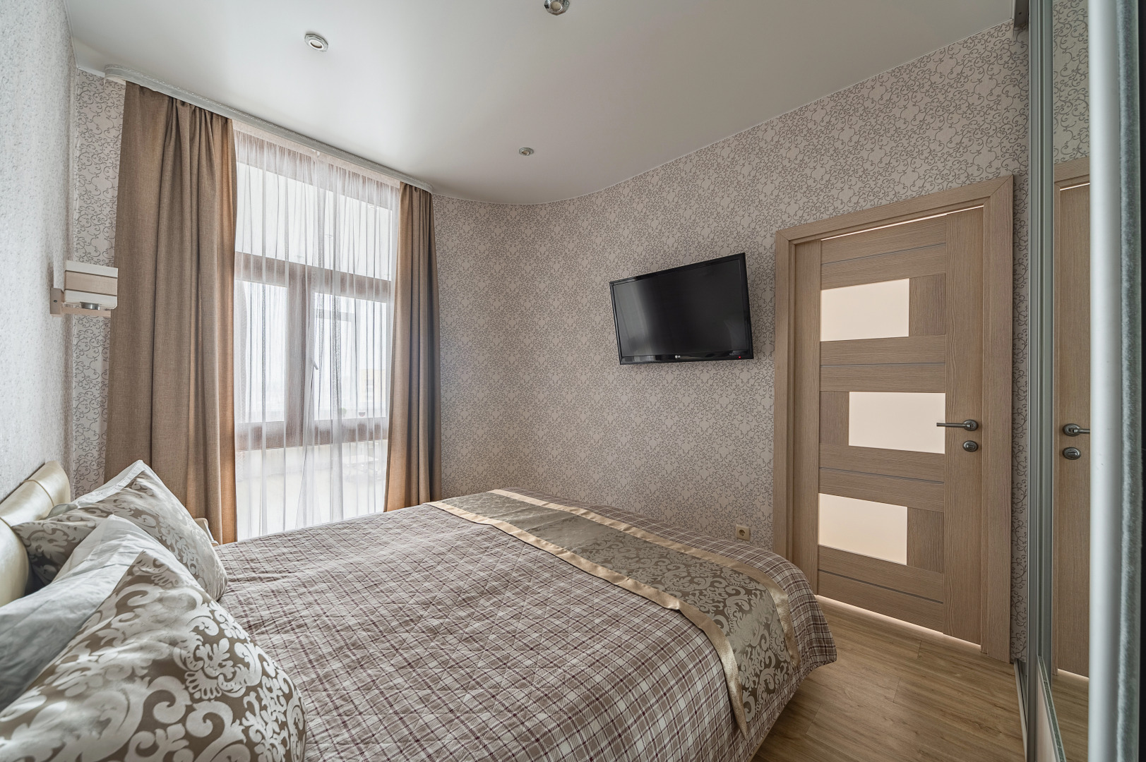 Апартаменты 2-комнатные в центре на Тигровой