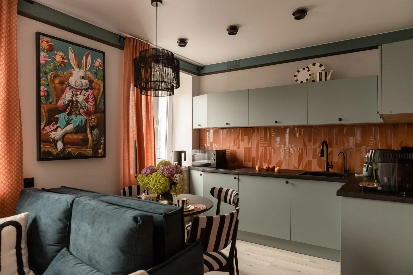 Апартаменты Новые Дизайнерские с Видом на Верхнее Озеро