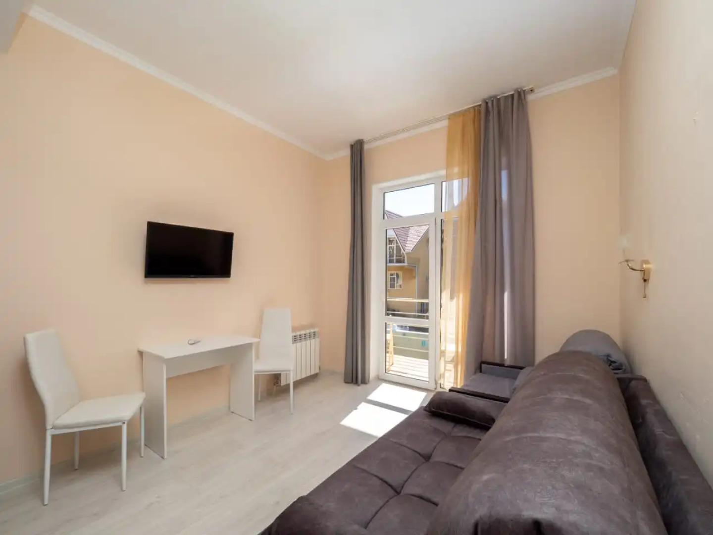 Апартаменты У Моря С Бассейном в ЖК Солнечный апр25