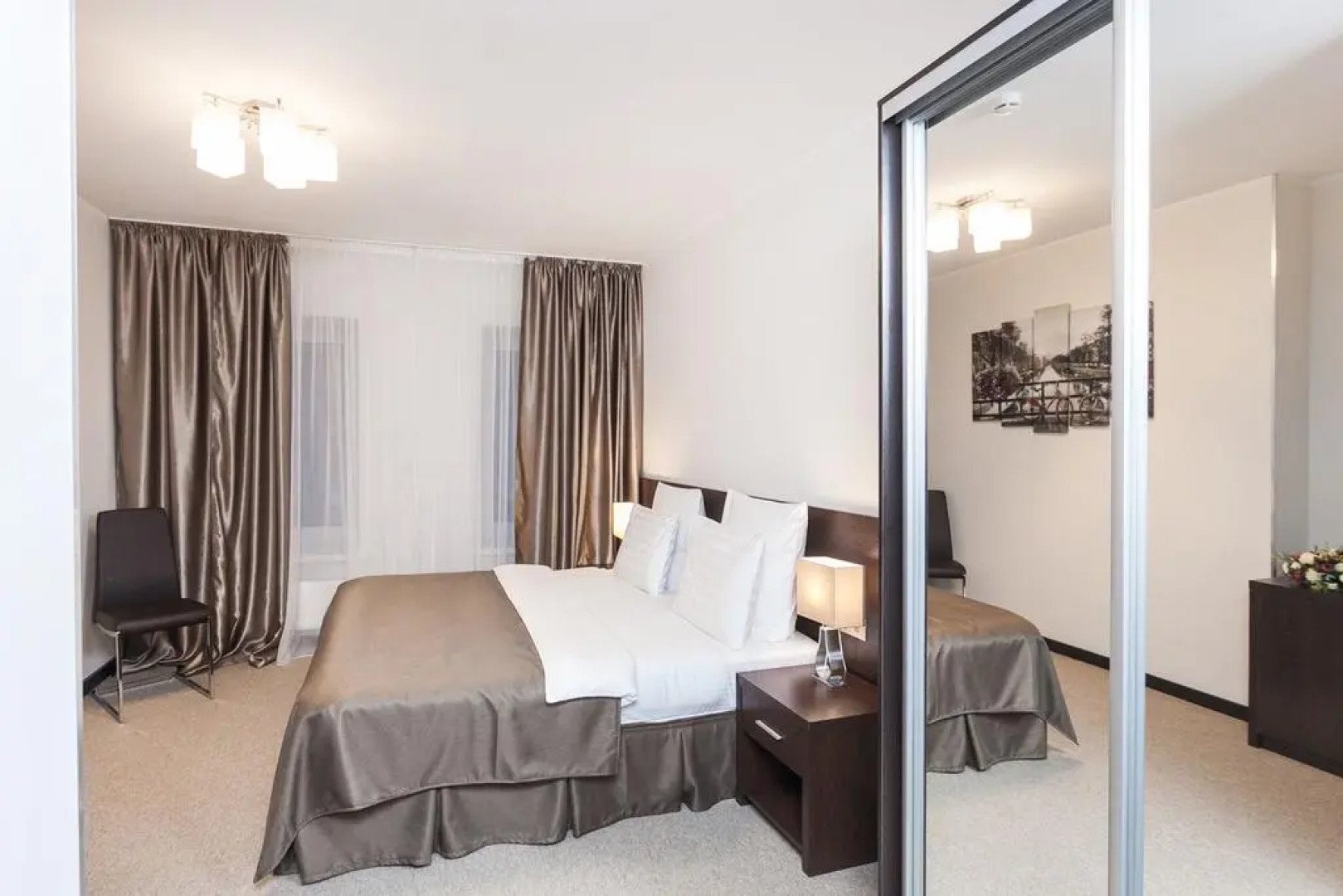 Отель Ревивал