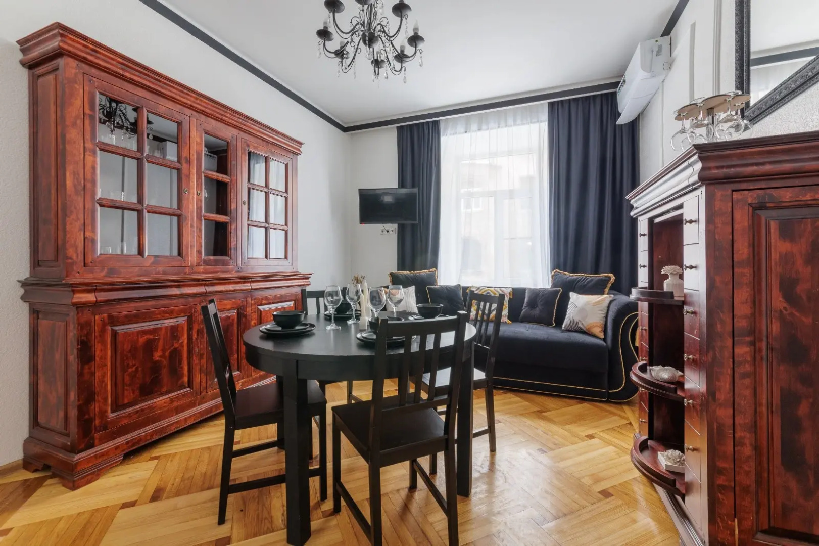 Апартаменты 4-комнатные на Лиговском 44 DereMRents