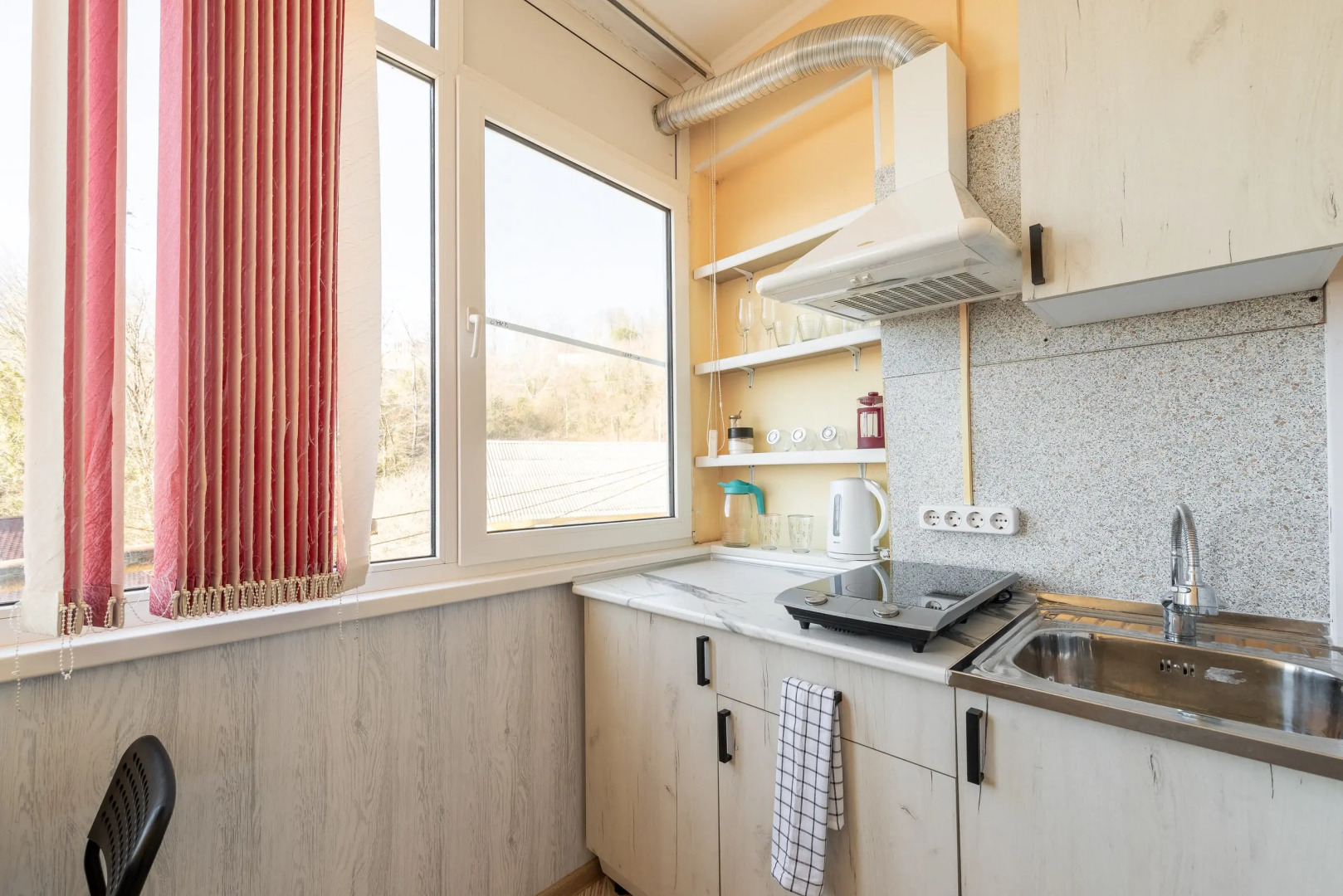 Квартира студия небольшая и комфортная в мкр. Кудепста