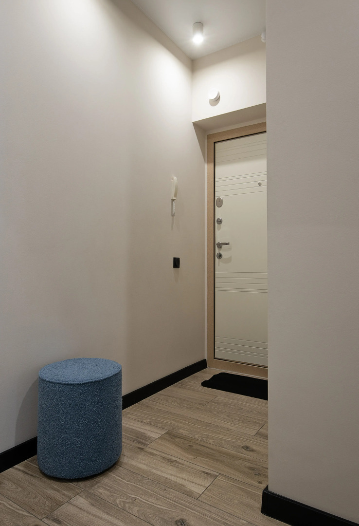 Апартаменты улучшенные в новом доме с качелей