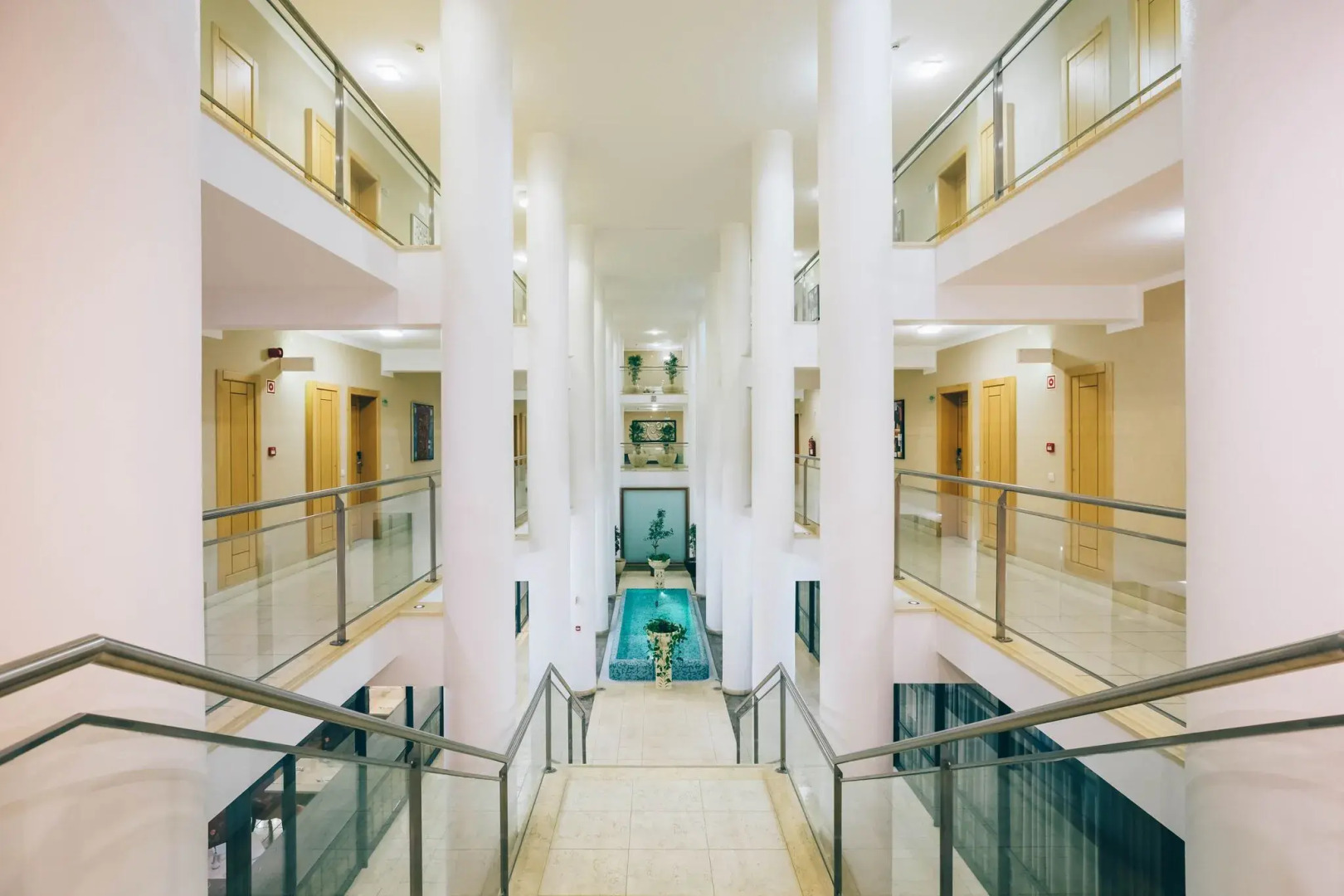 Отель Grand Muthu Forte do Vale