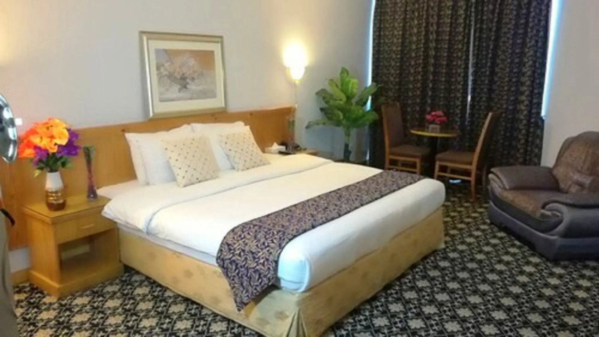 Отель Phoenicia Tower Hotel&Spa