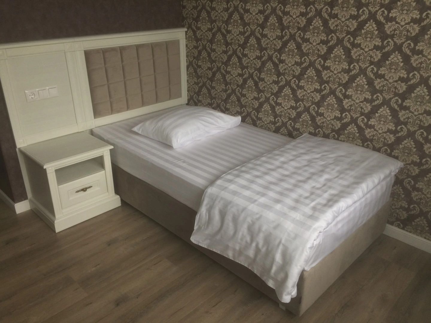 Отель Атриум