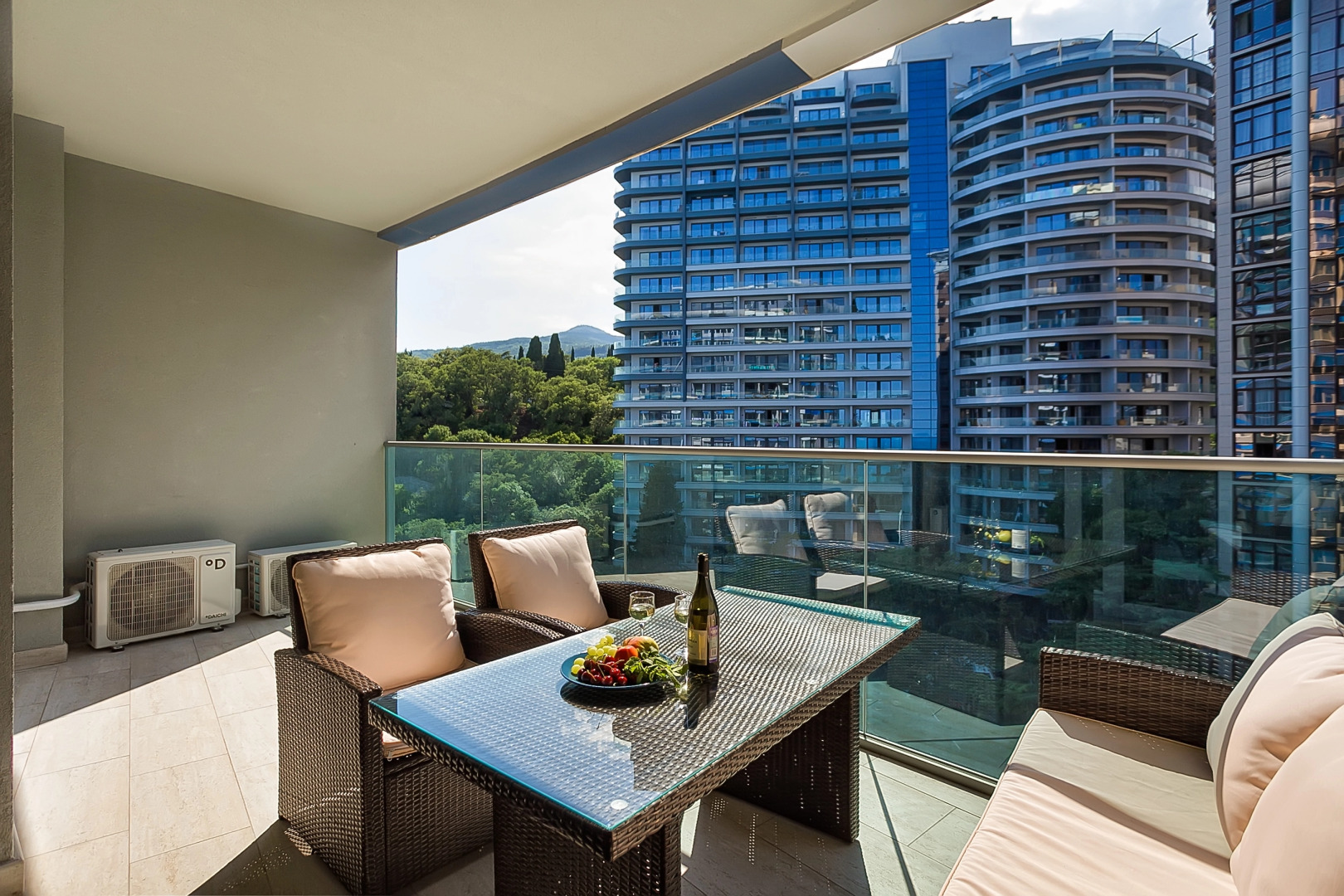 Апартаменты Зазеркалье Приморский Парк Ялта