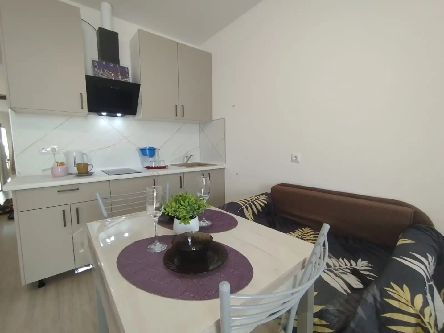 Квартира студия live in comfort на Современников 8