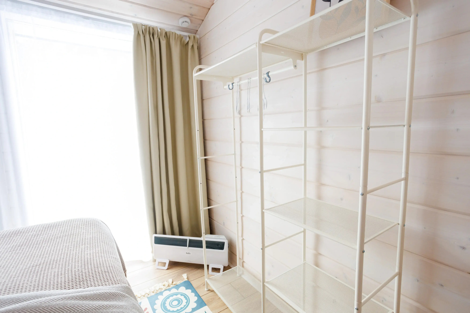 Частный дом Forested home на горке