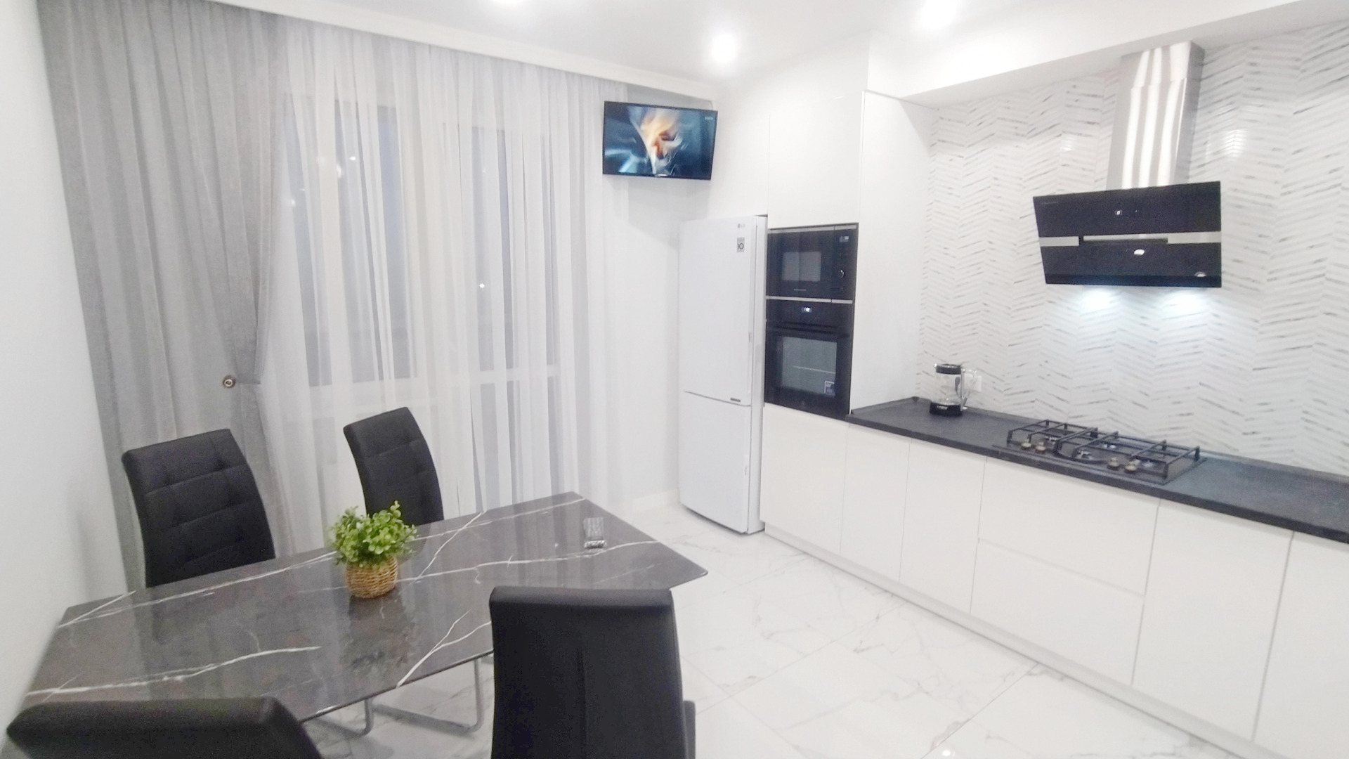 Апартаменты Люкс 2-х комнатные в Центре Новый Дом, 75 м2