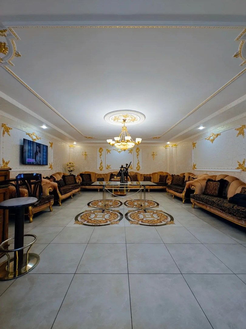 Отель Golden House