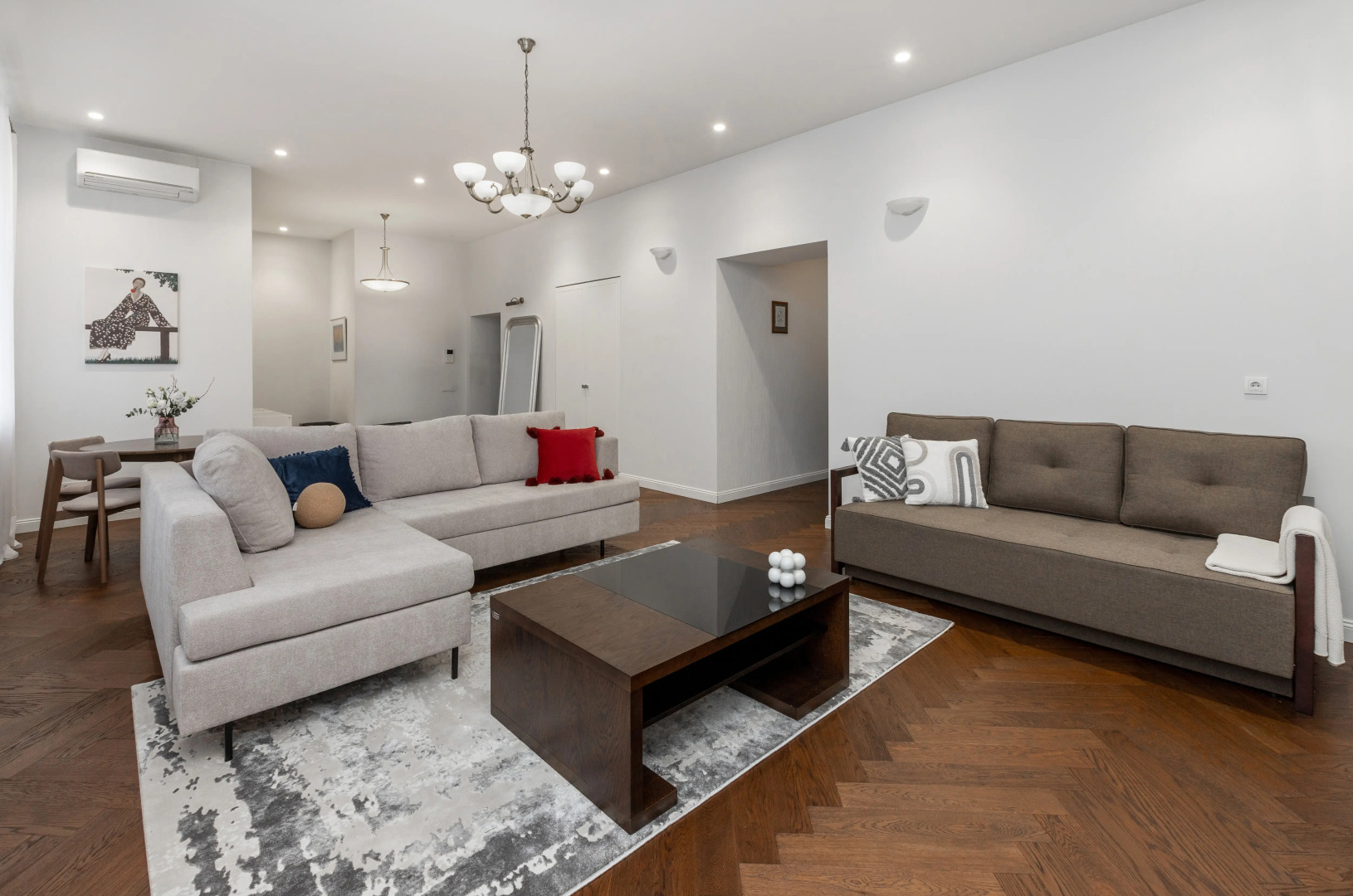 Апартаменты 4-комнатные HomeApart К.Маркса, 30