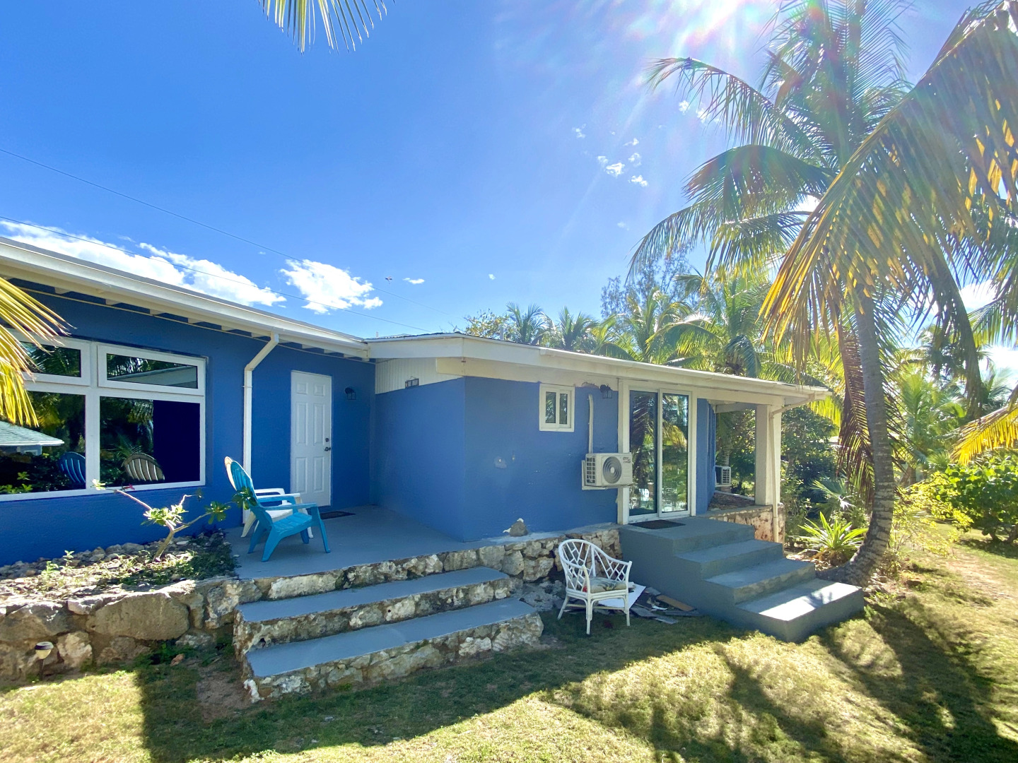 Отель The Sunset Cove And Rainbow Room