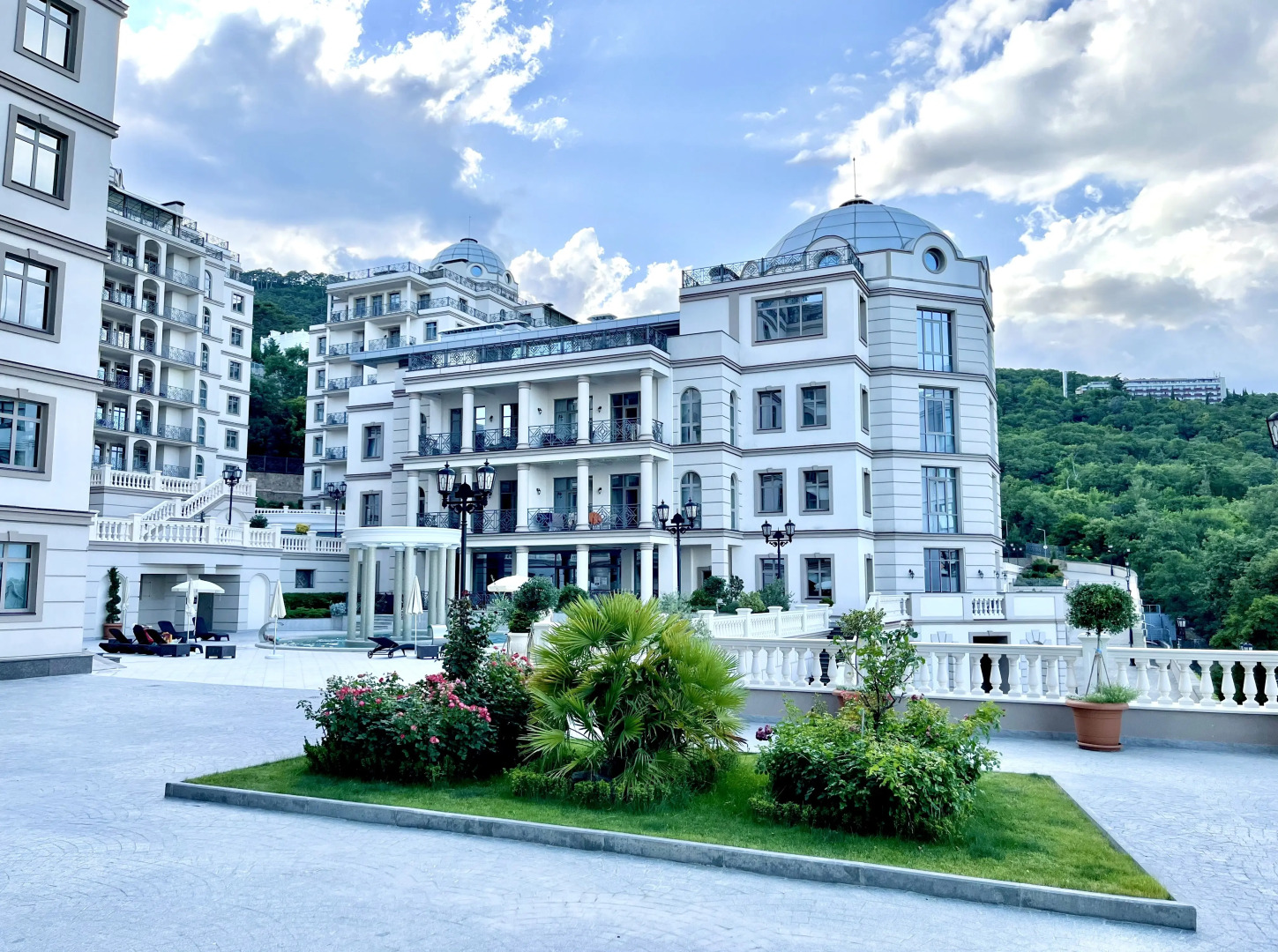 Апартаменты Двухкомнатные с Балконом Премиум класса в ЖК Дипломат