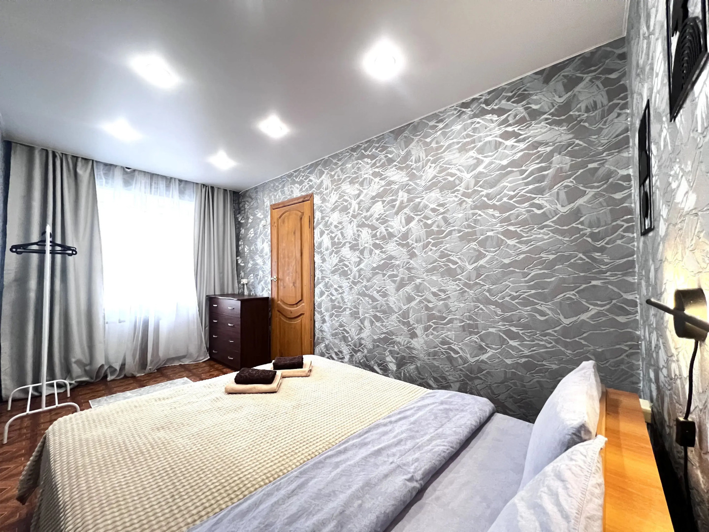 Апартаменты 51 Возле ТЦ Мурманск Молл Полярное Убежище на Полярных Зорях, 3