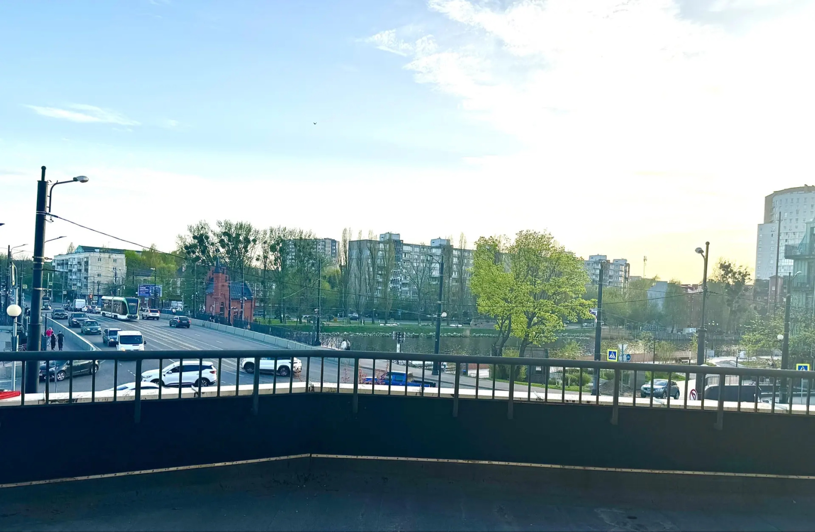 Квартира класса люкс у реки в центре Рыбной деревни, остров Канта в Калининграде