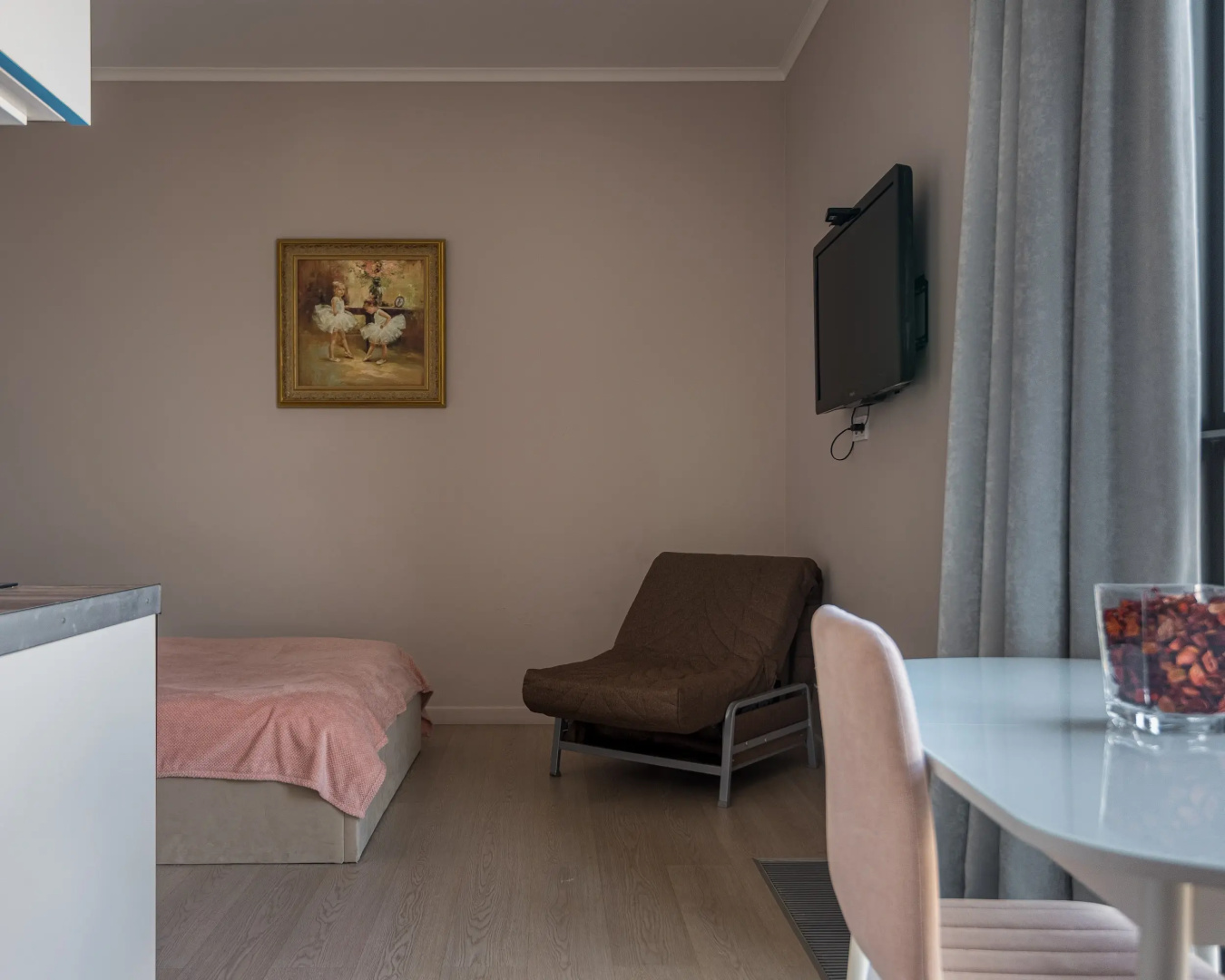 Апартаменты Flat Inn в ЖК Alcon Tower рядом с метро Динамо