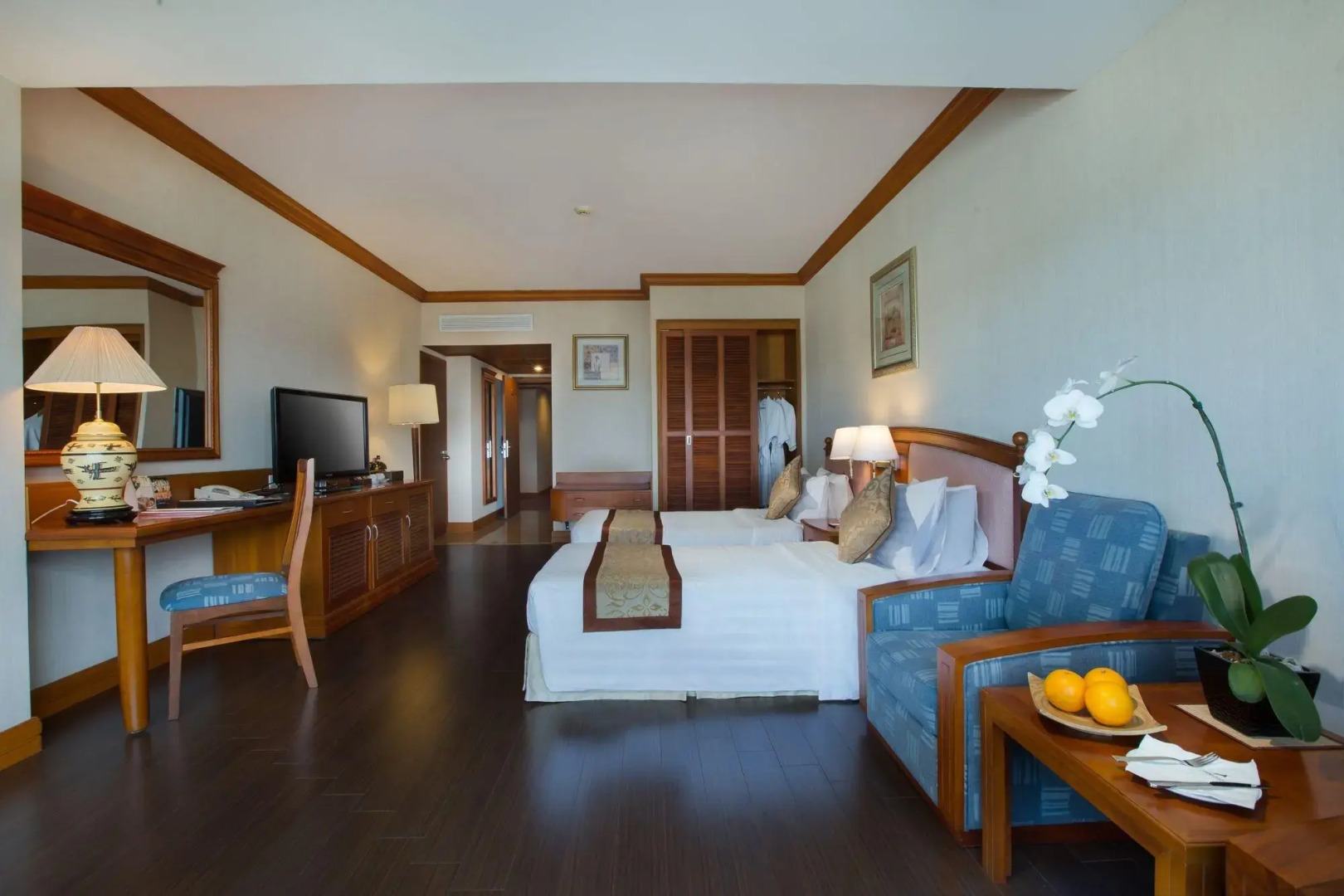 Отель Halong Plaza