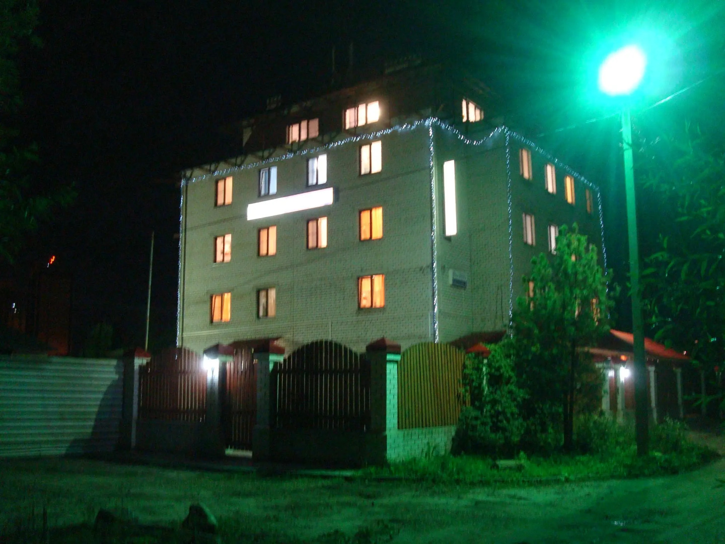 Отель Два крыла