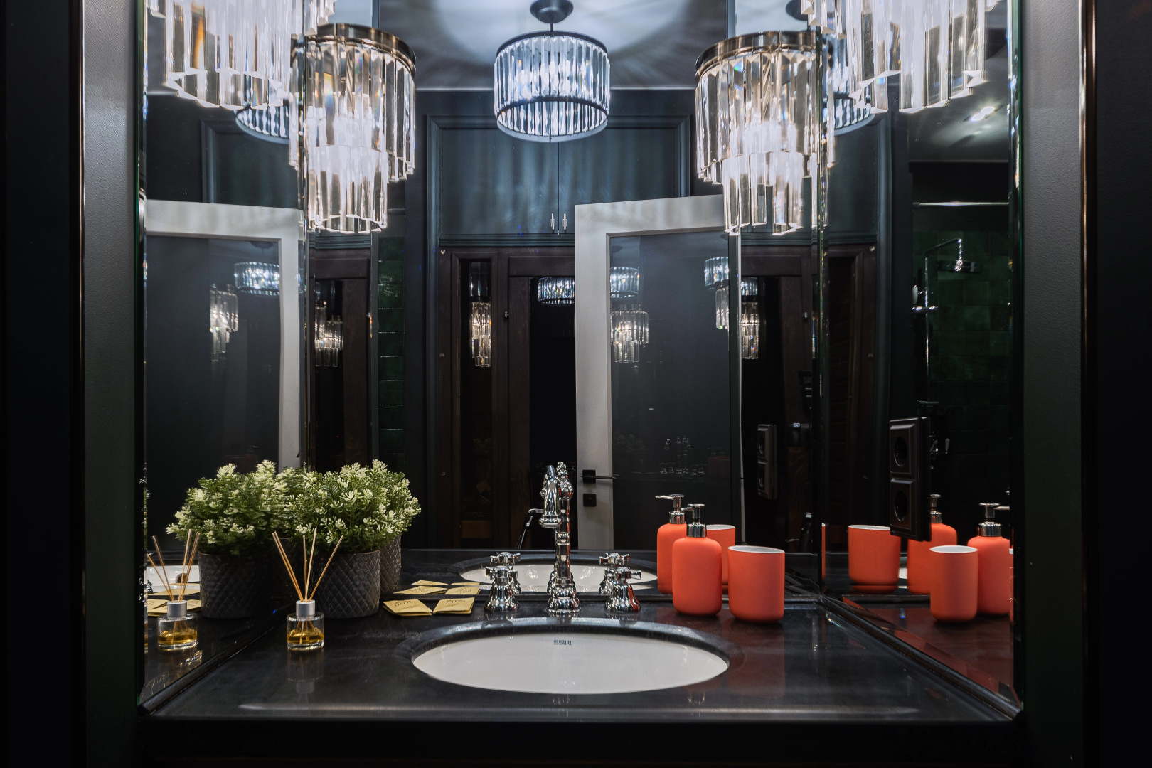Апартаменты Lalapart Black Emerald с сауной в ЖК Савеловский Сити