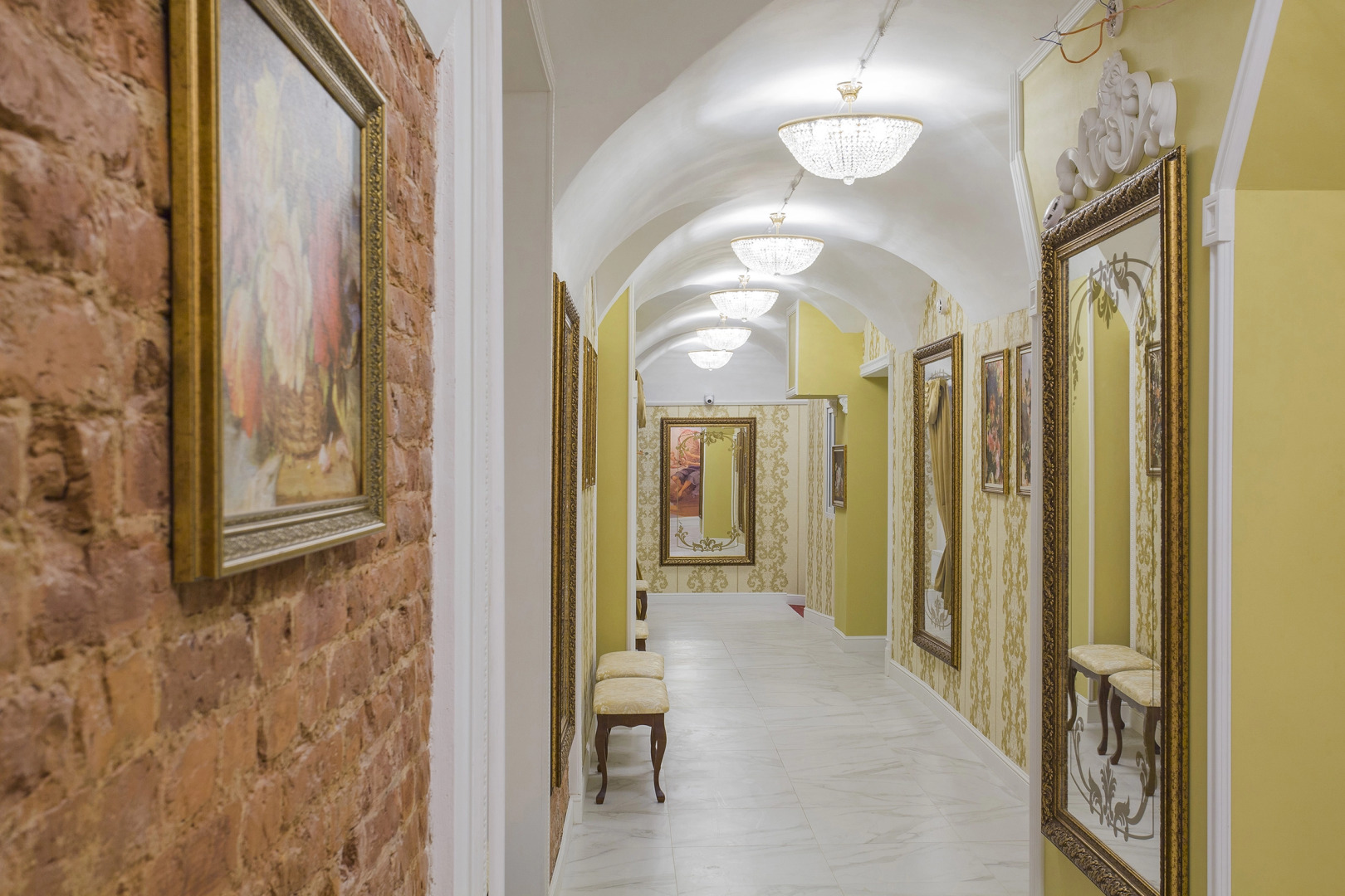 Отель Catherine Art