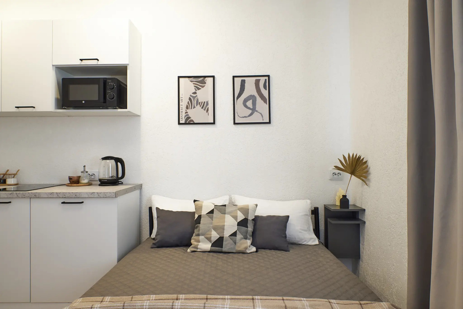 Квартира Родионова 202/2-70