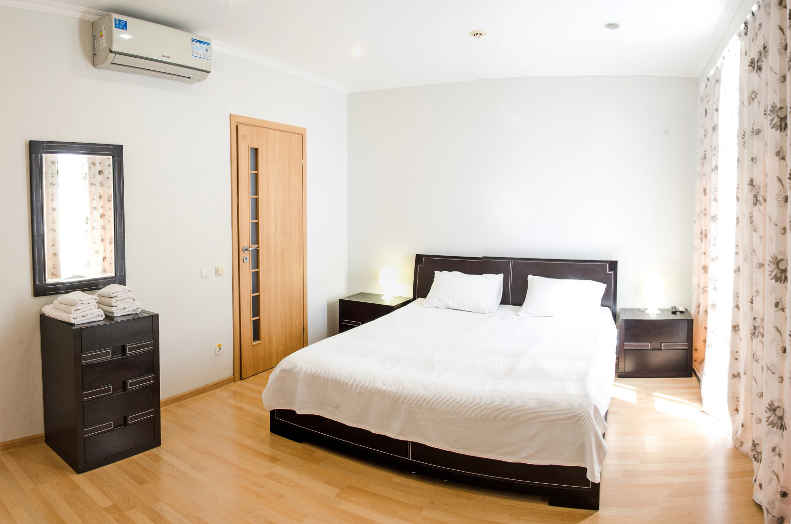 Отель Комплекс апартаментов Невский берег