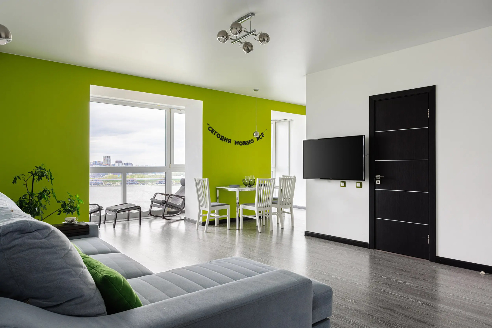 Семейная видовая квартира в центре «Городская Панорама»