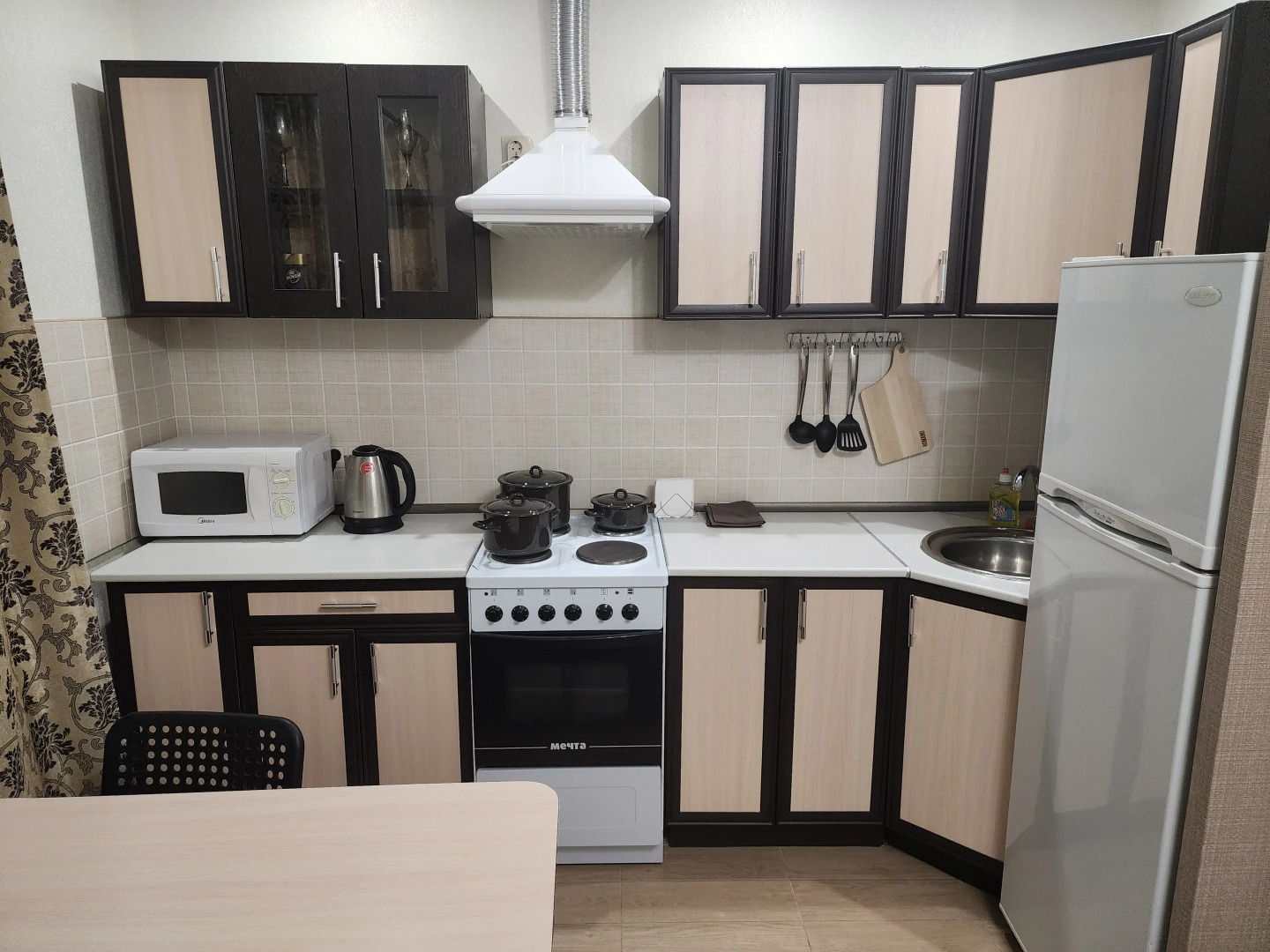 Апартаменты Студия Заря с Видом на Город Рядом с Вокзалом