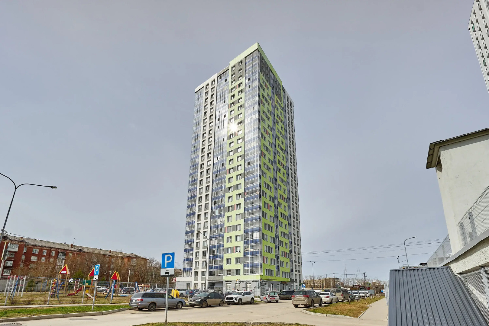 Апартаменты Современная Евродвушка в новом доме на 14 этаже