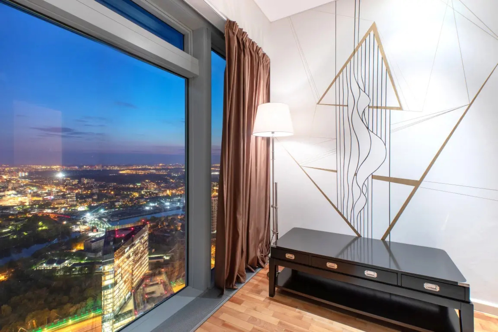 Rockmond 61 Junior Suite 1