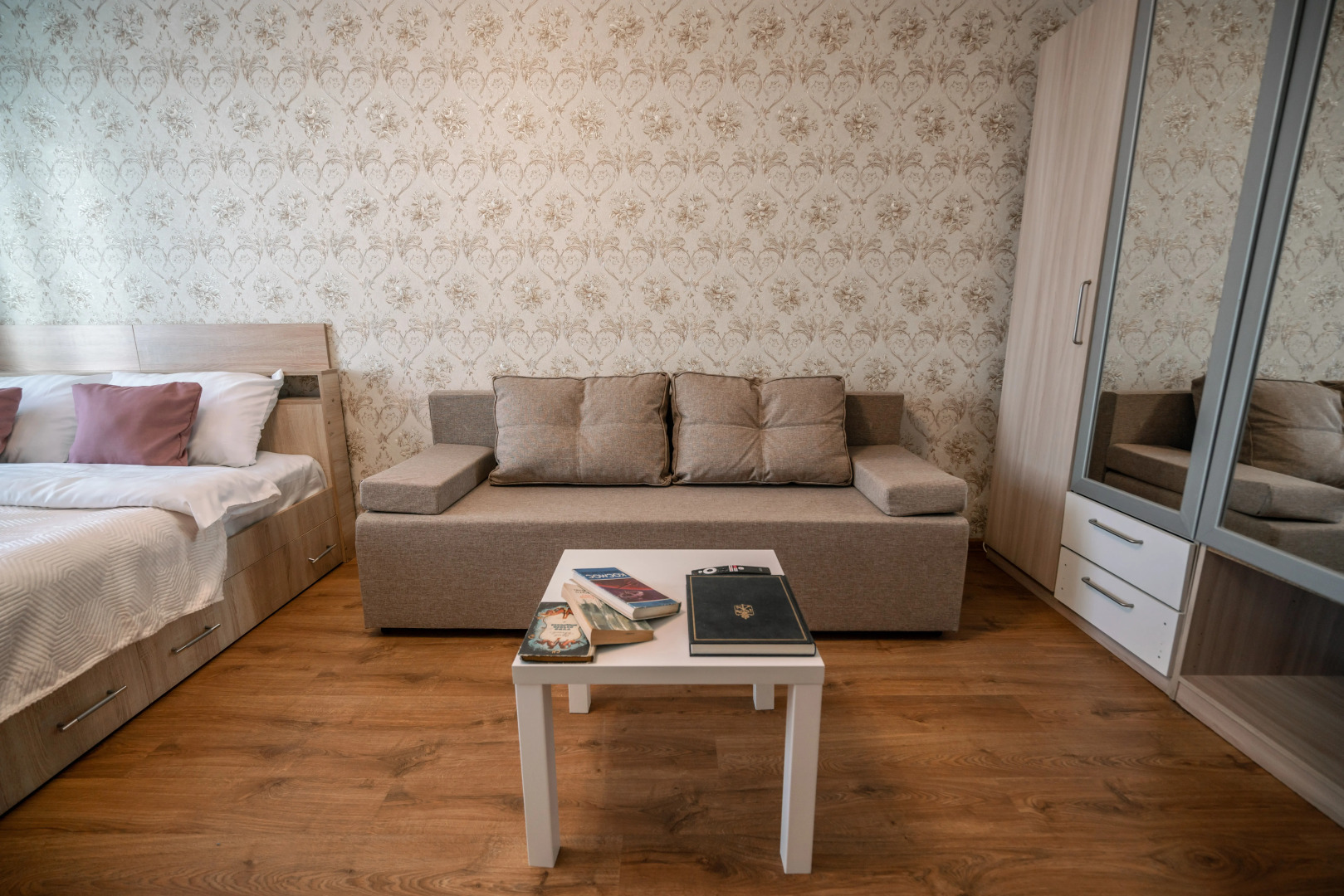 Квартира с Видом на Смольный Собор