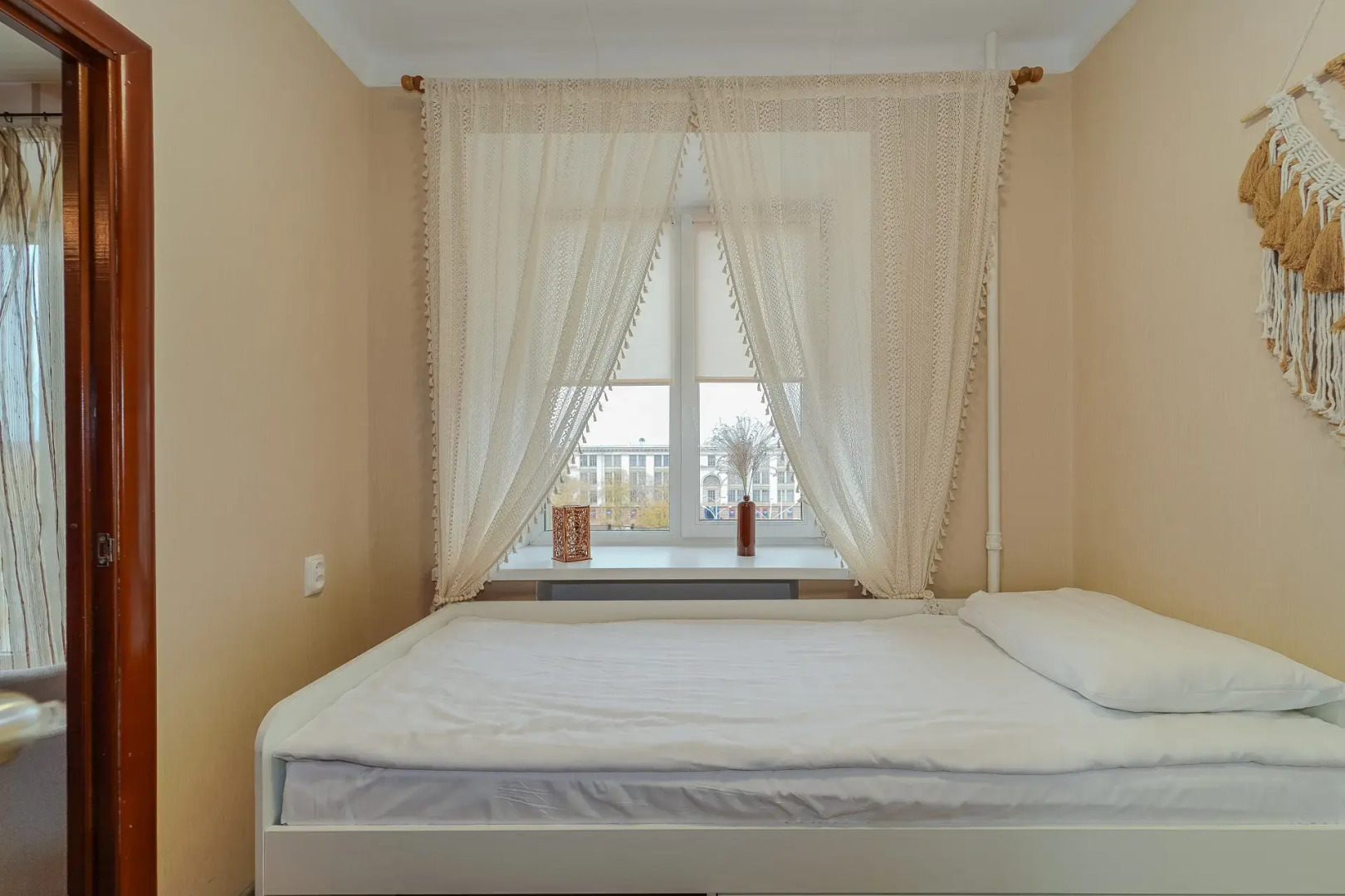 Трехкомнатная Квартира на проспекте Независимости 52