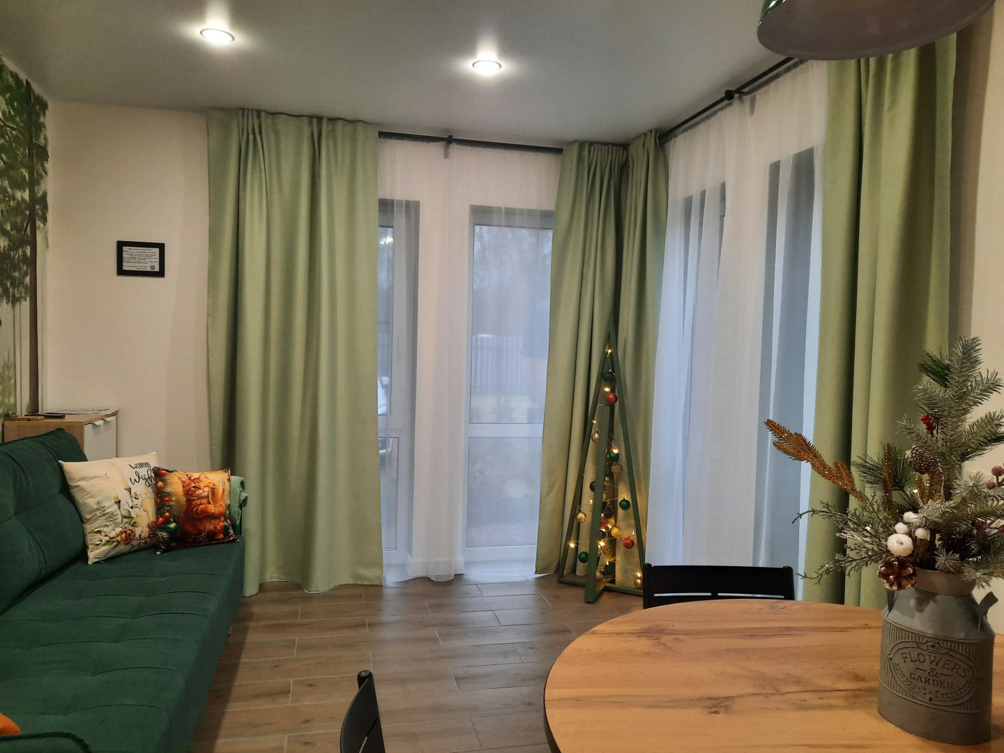 Частный дом у леса