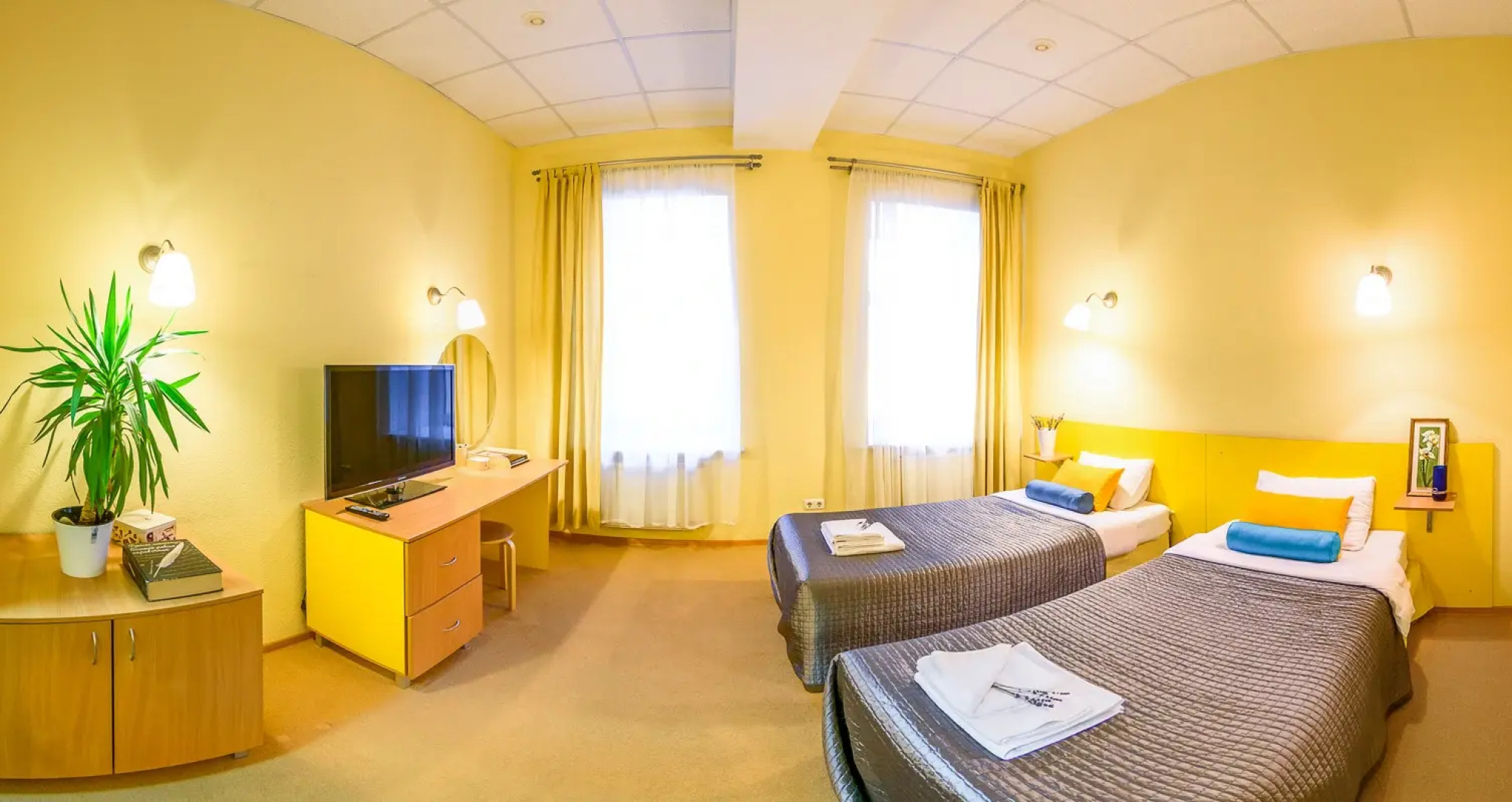 Отель Red Apple