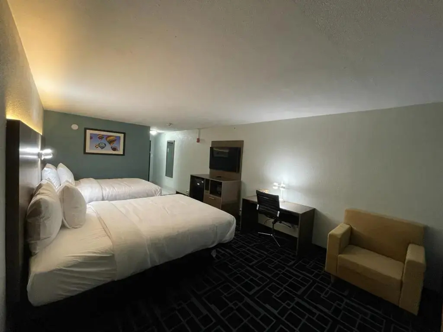 Отель Baymont by Wyndham East Ridge