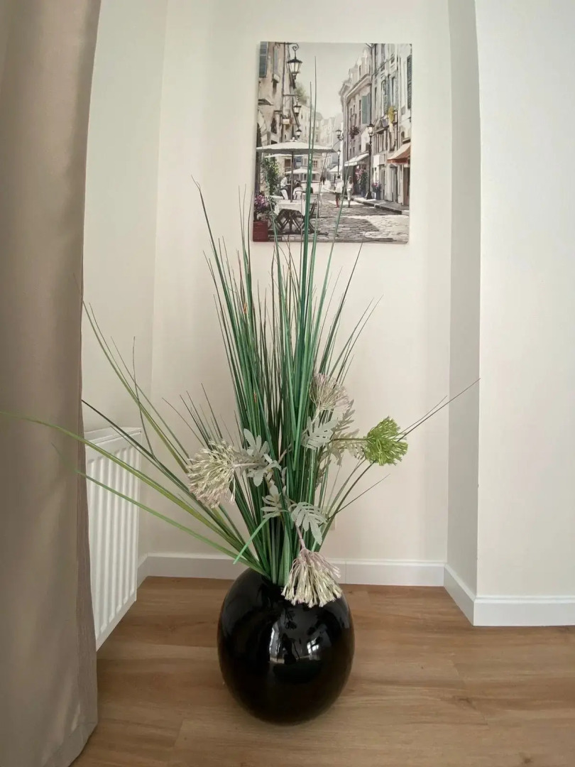 Апартаменты у берега моря с видом на парк