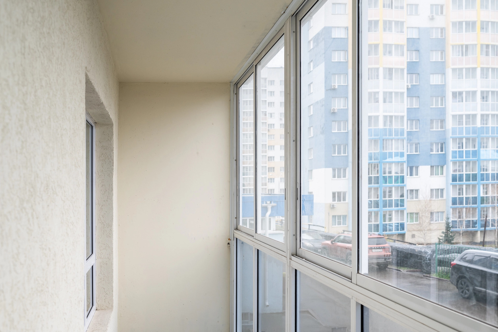 Апартаменты Unique Apart Канарейка напротив ЛДК и Кузбасс-Арены на 1-ой Заречной 9