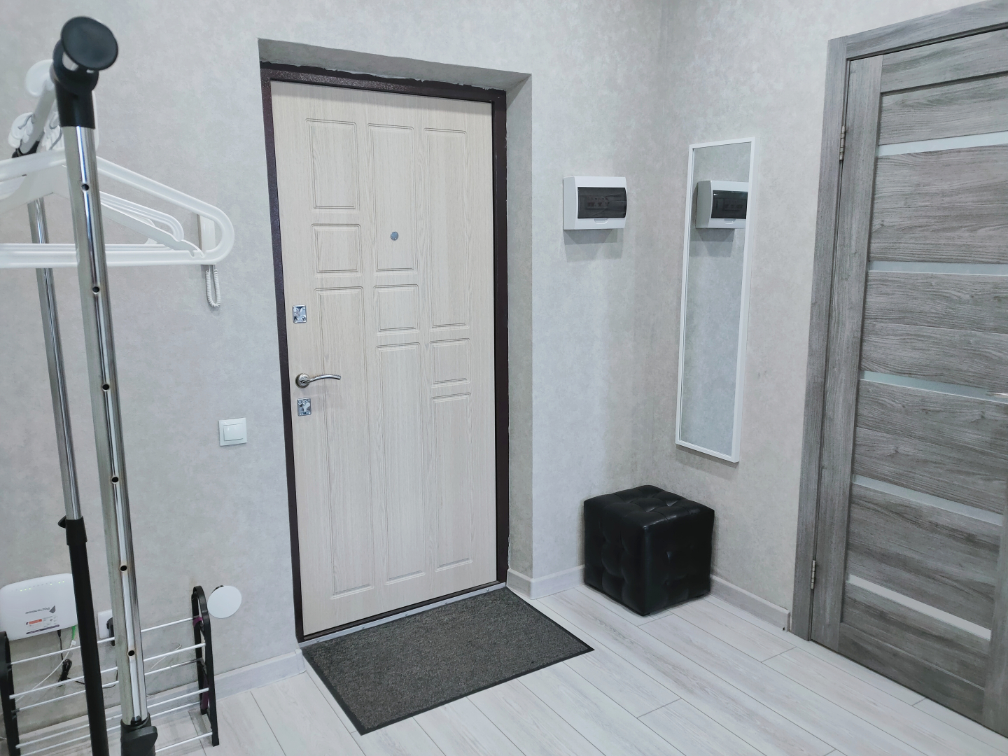 Квартира у ТЦ Кристалл Менделеева 2к2