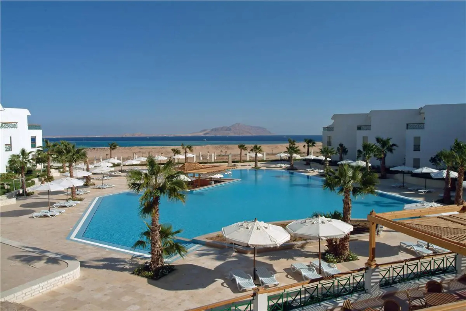 Ivy Cyrene Island Aqua Park Resort