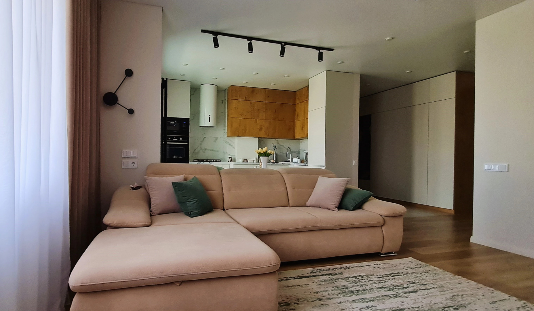 Апартаменты трехкомнатные с Дизайнерским ремонтом Олимпия Запад