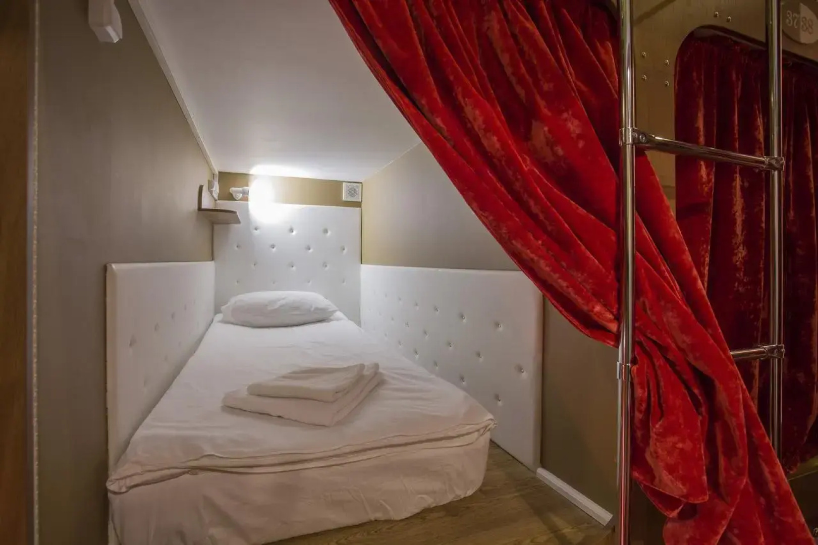 Отель Nevsky Capsule